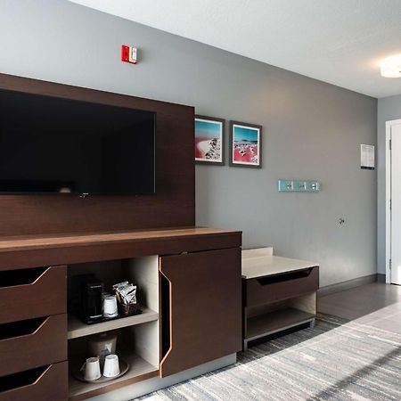 Hampton Inn & Suites Salt Lake City Airport Екстериор снимка