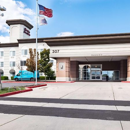 Hampton Inn & Suites Salt Lake City Airport Екстериор снимка