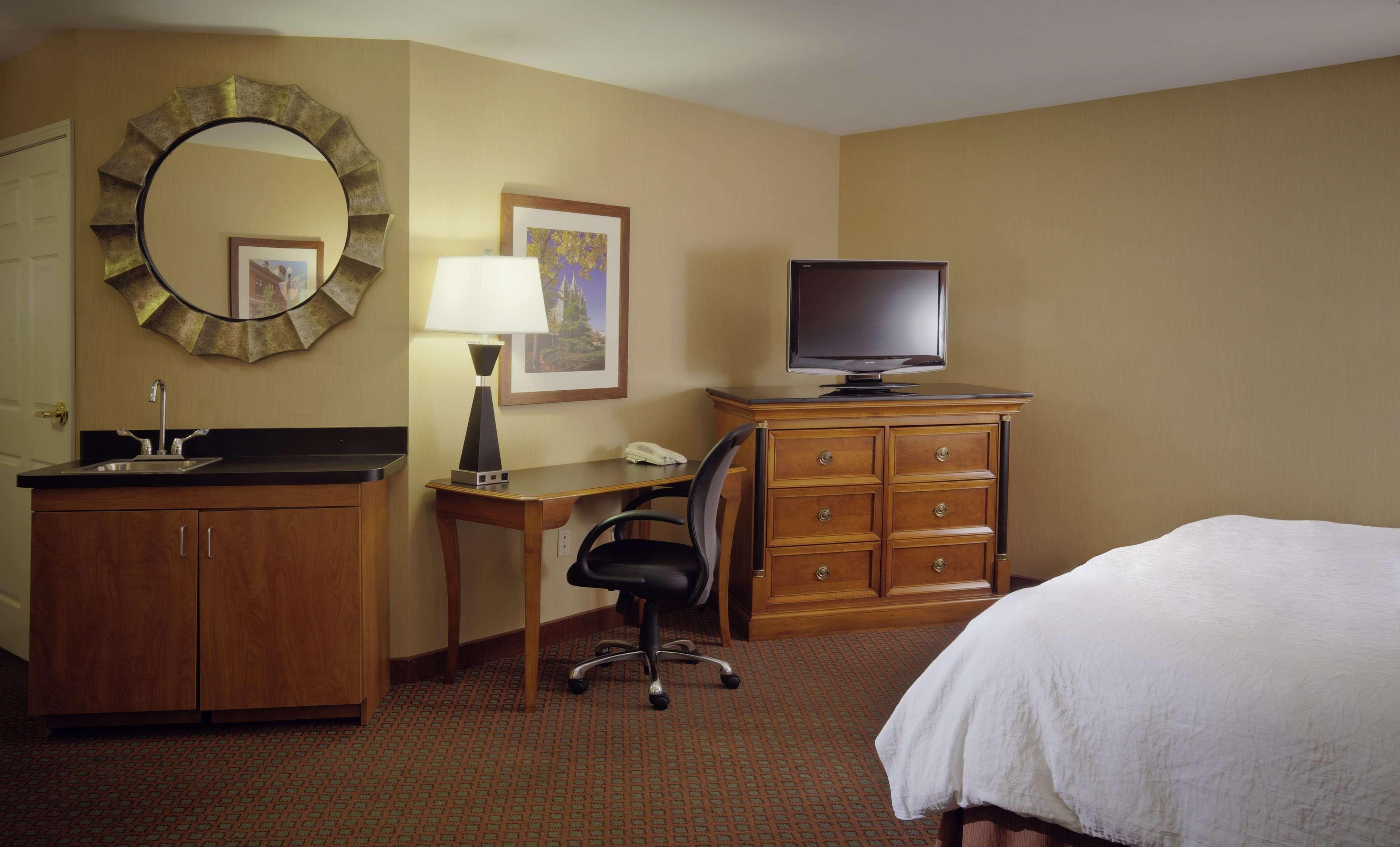 Hampton Inn & Suites Salt Lake City Airport Екстериор снимка