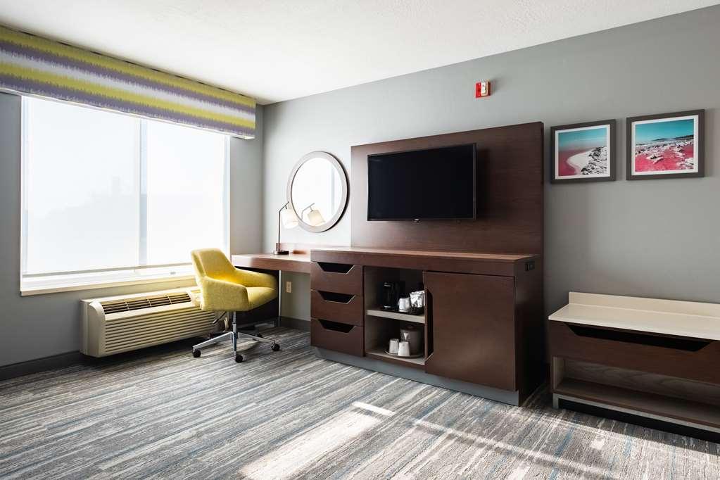 Hampton Inn & Suites Salt Lake City Airport Стая снимка