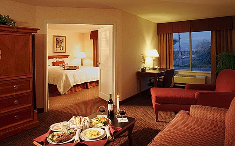 Hampton Inn & Suites Salt Lake City Airport Екстериор снимка