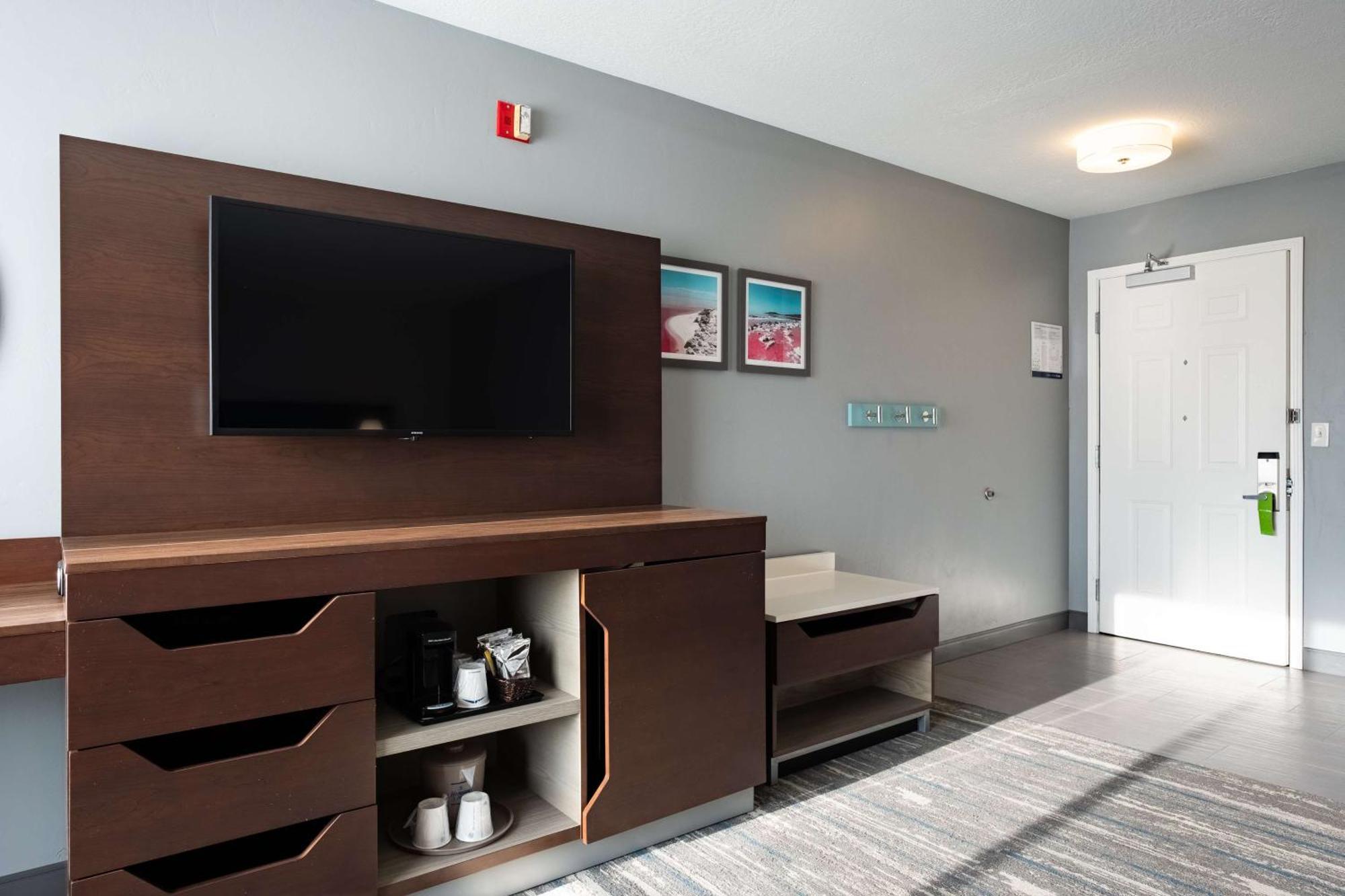 Hampton Inn & Suites Salt Lake City Airport Екстериор снимка