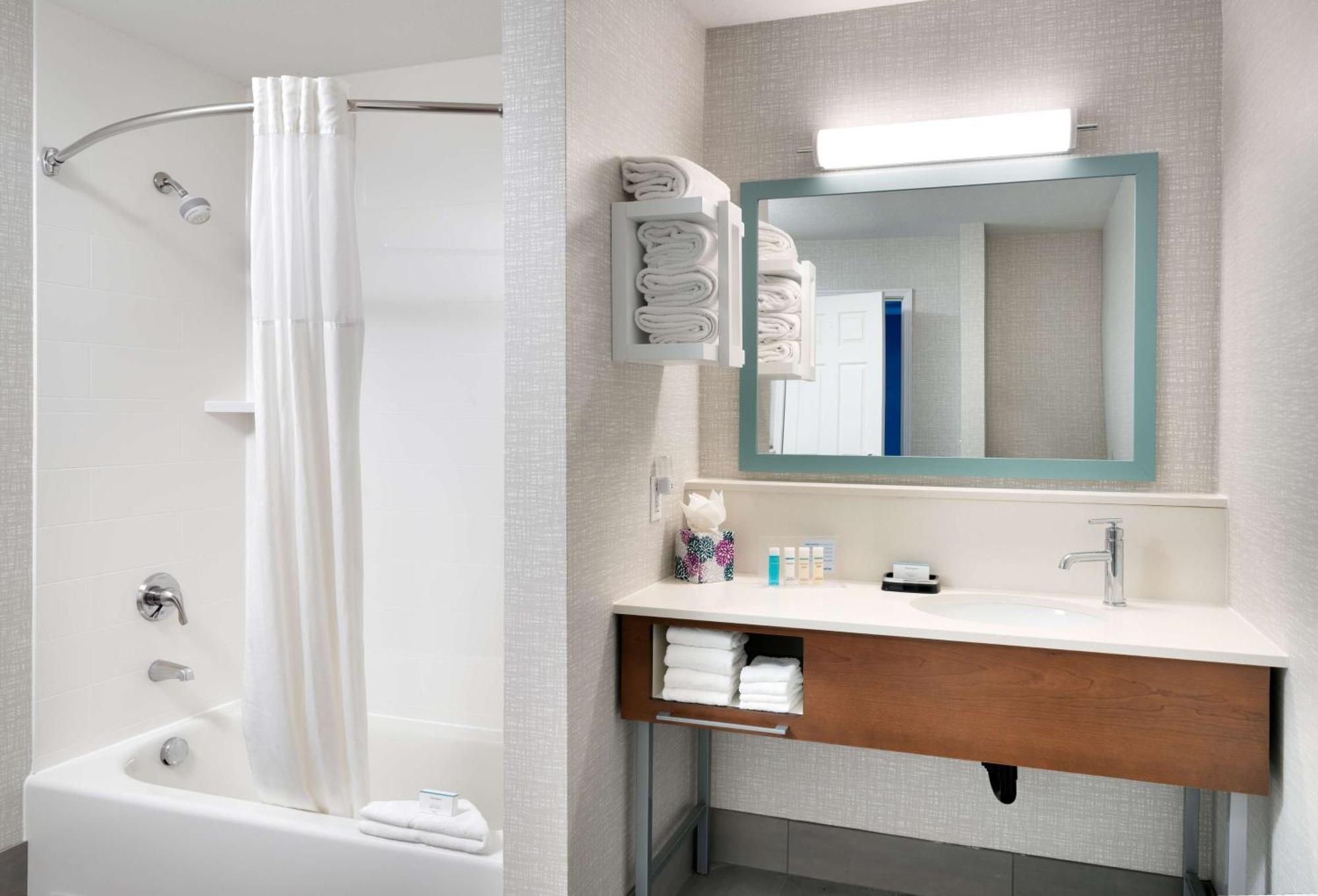 Hampton Inn & Suites Salt Lake City Airport Екстериор снимка