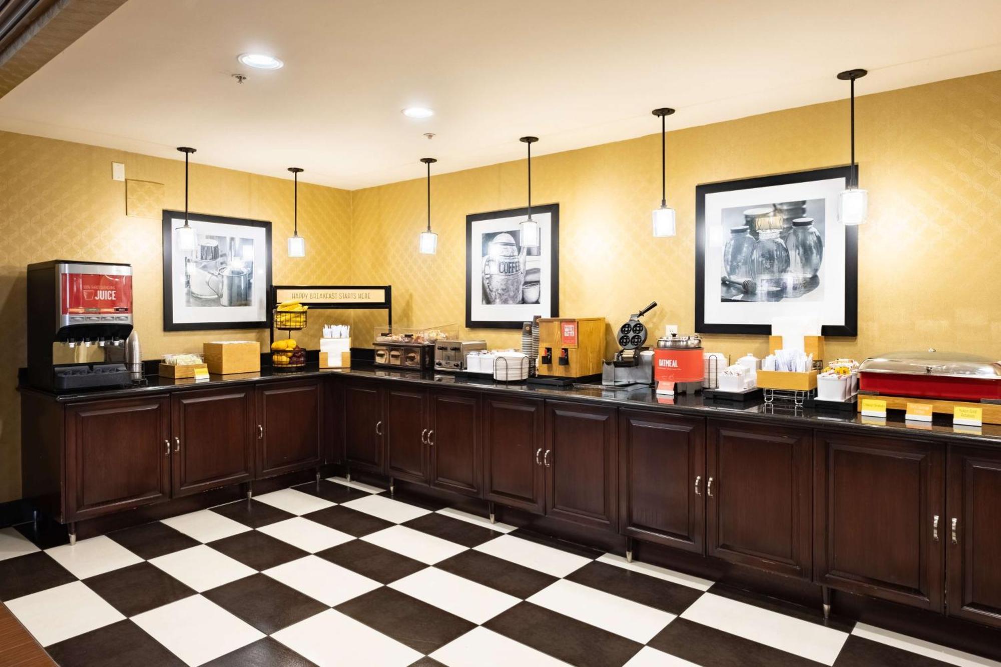 Hampton Inn & Suites Salt Lake City Airport Екстериор снимка