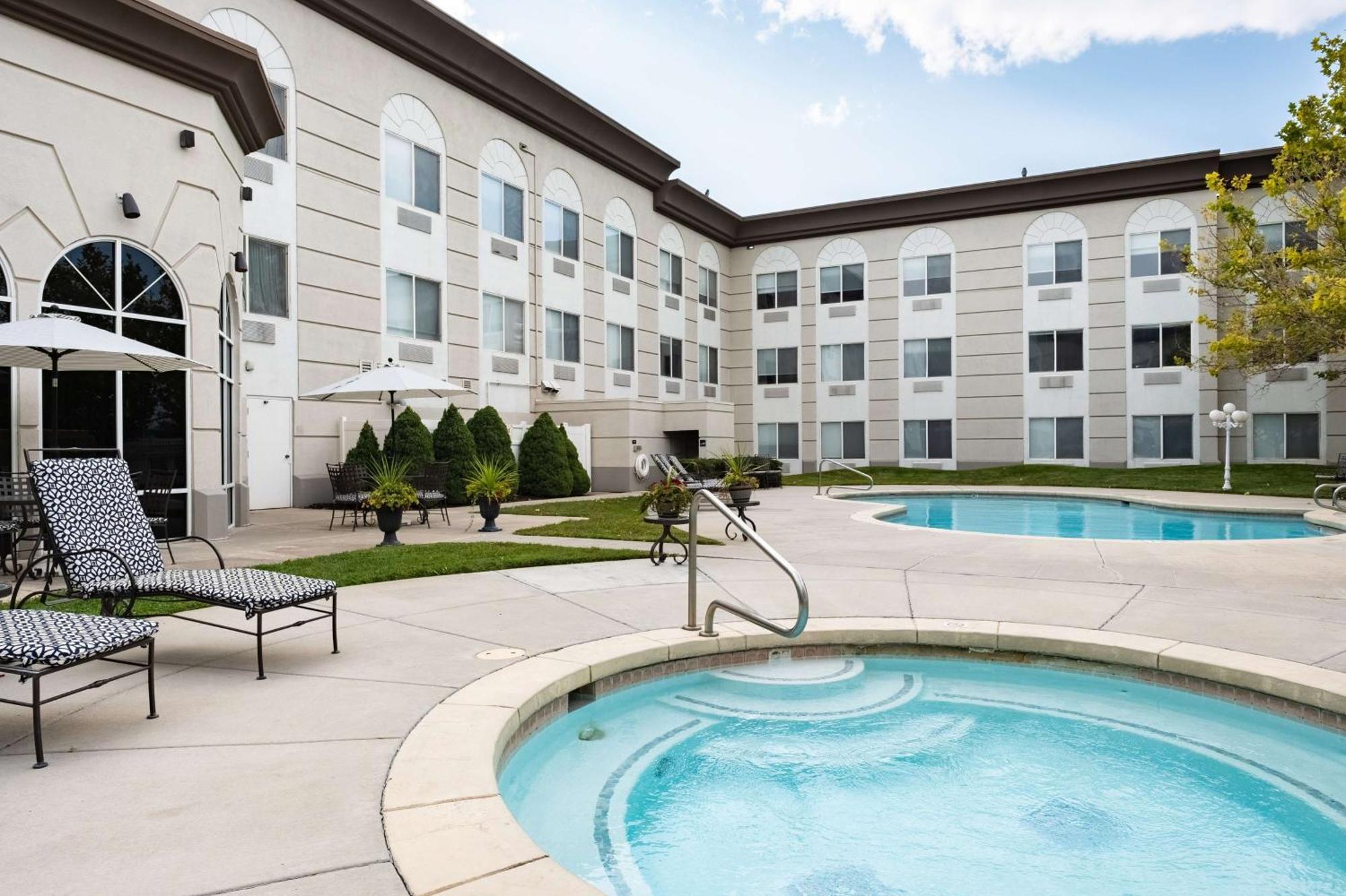 Hampton Inn & Suites Salt Lake City Airport Екстериор снимка