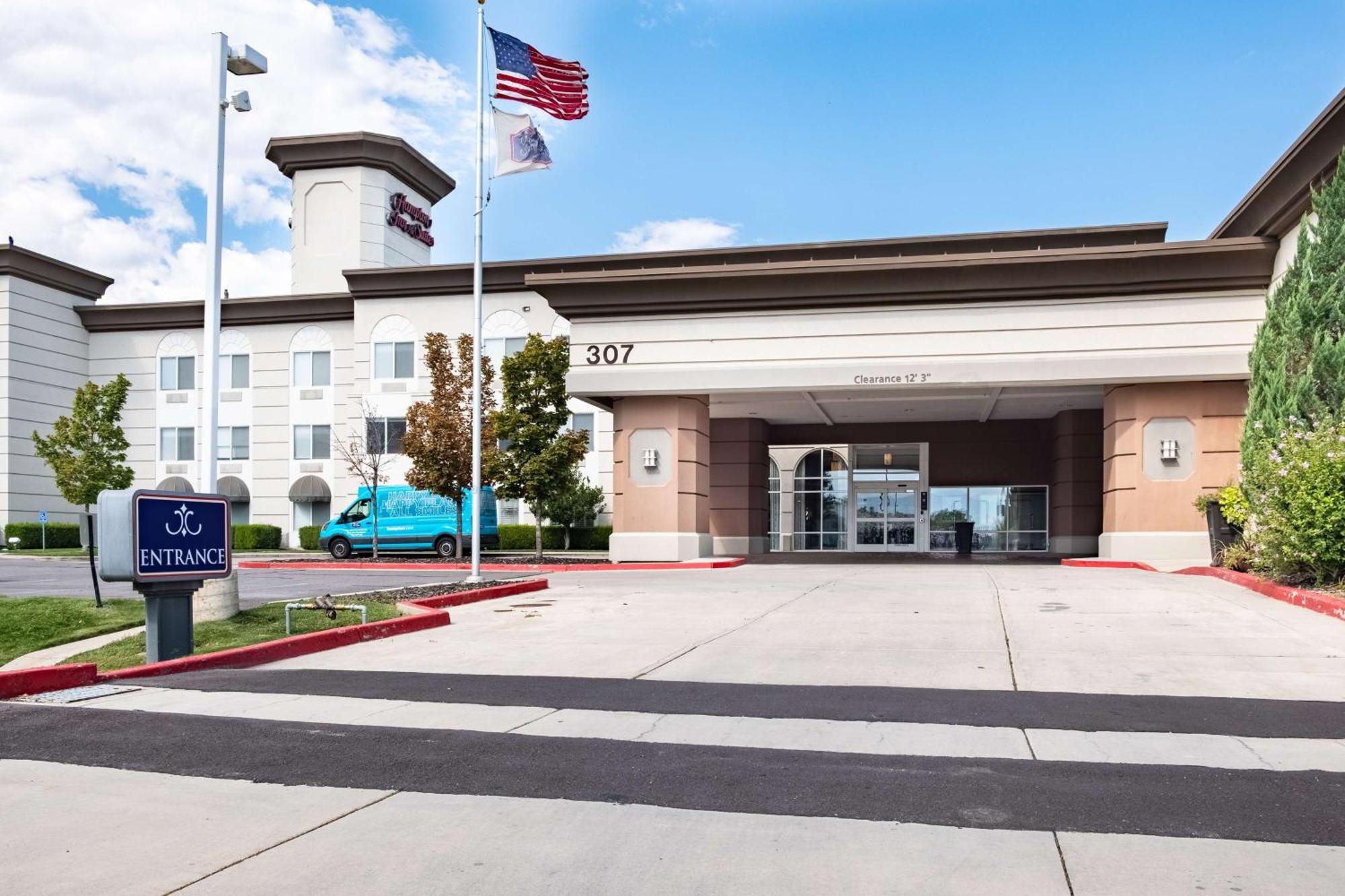 Hampton Inn & Suites Salt Lake City Airport Екстериор снимка